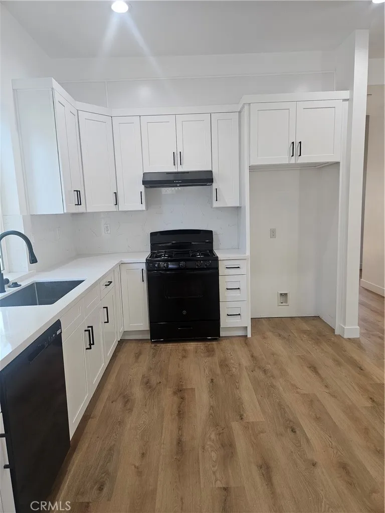 6955 Rhea Reseda, CA 91335