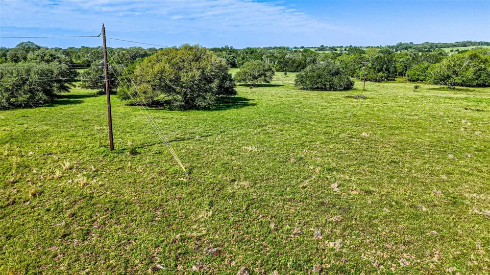 10 Feeder Road Flatonia, TX 78956