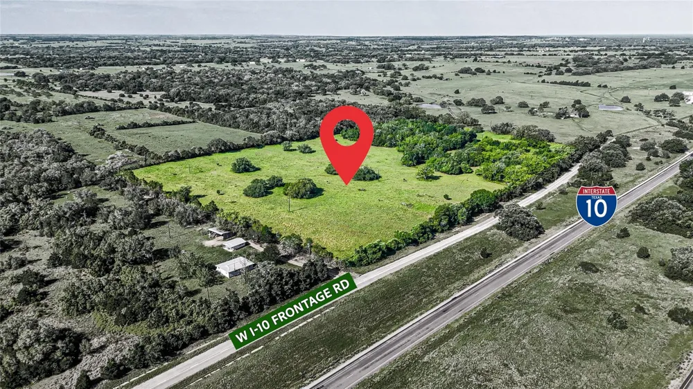 10 Feeder Road Flatonia, TX 78956