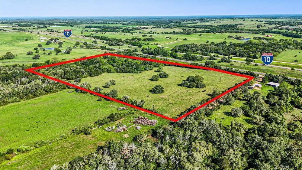 10 Feeder Road Flatonia, TX 78956