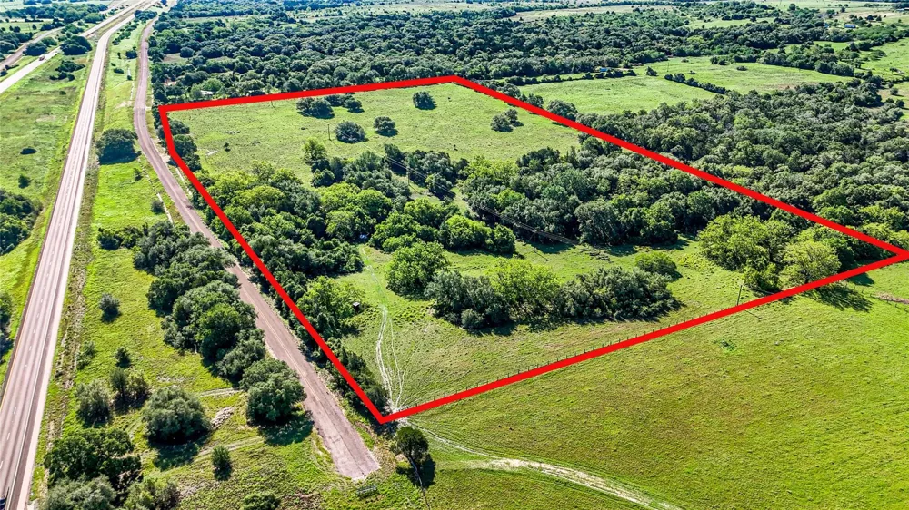 10 Feeder Road Flatonia, TX 78956