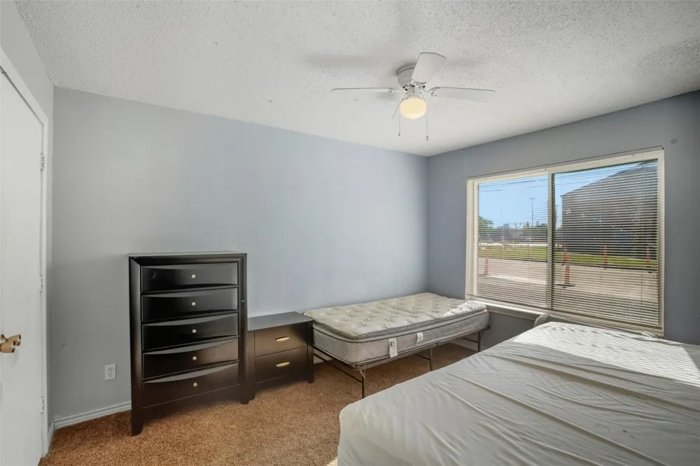 150 S Main Street Euless, TX 76040