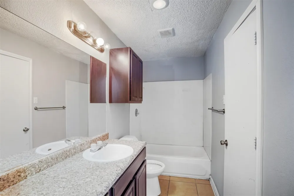 150 S Main Street Euless, TX 76040