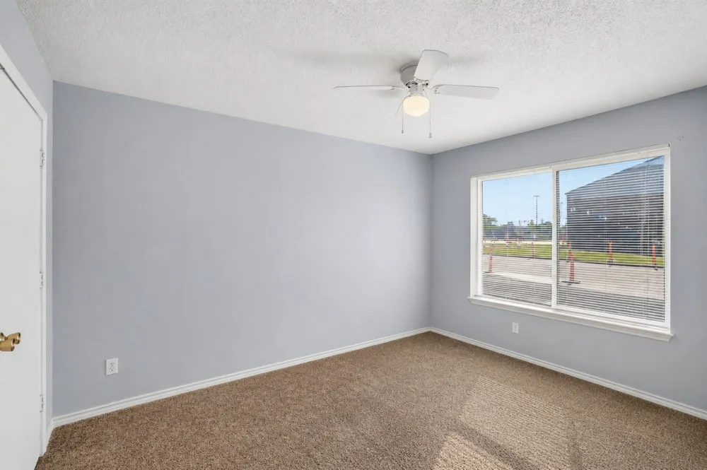 150 S Main Street Euless, TX 76040