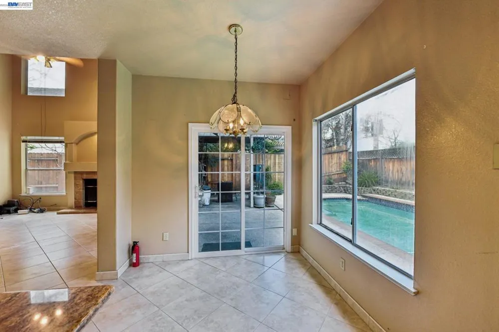 110 Conductor Way Folsom, CA 95630
