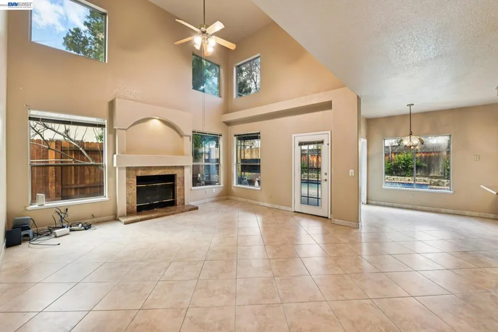 110 Conductor Way Folsom, CA 95630