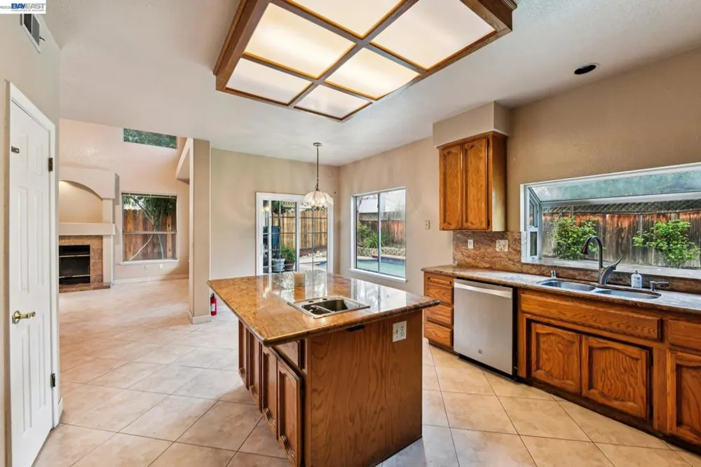 110 Conductor Way Folsom, CA 95630
