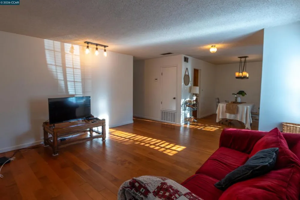 2983 Simas Ave Pinole, CA 94564