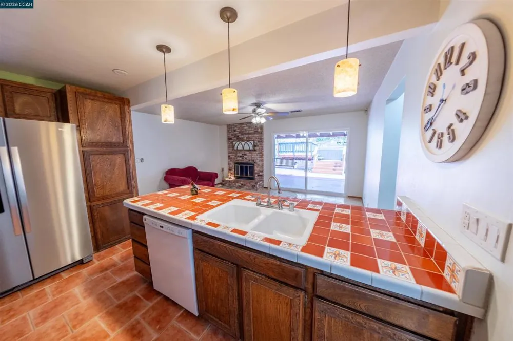 2983 Simas Ave Pinole, CA 94564