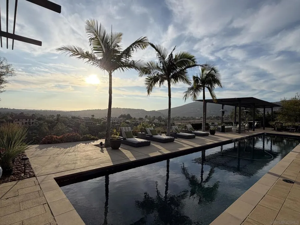 17004 Rendezvous Cir San Diego, CA 92127