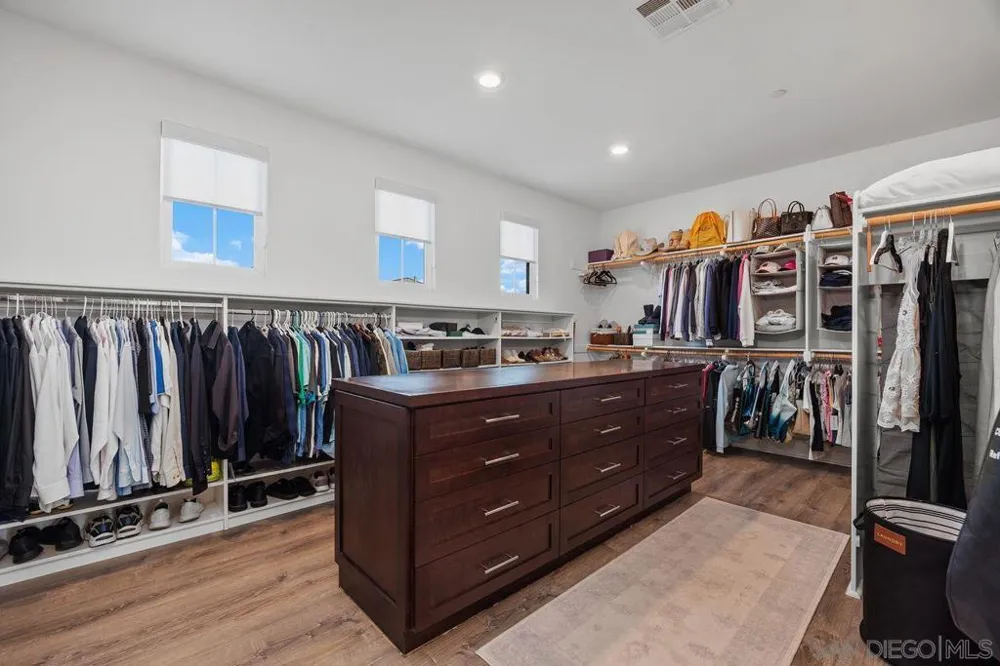 17004 Rendezvous Cir San Diego, CA 92127