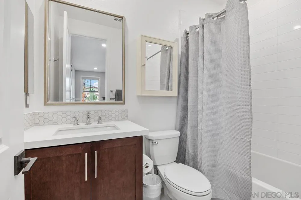 17004 Rendezvous Cir San Diego, CA 92127