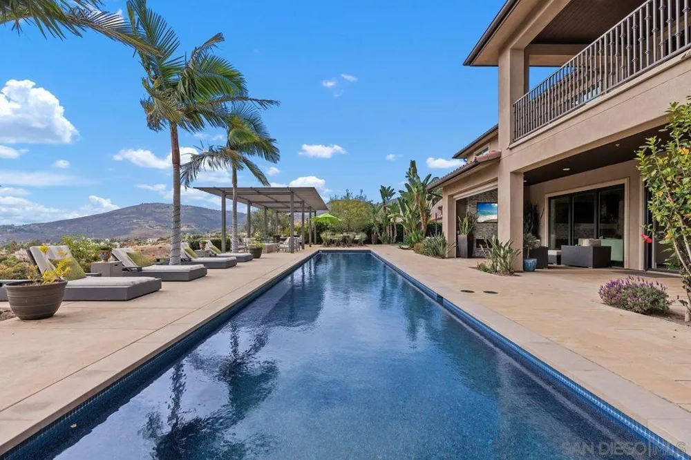 17004 Rendezvous Cir San Diego, CA 92127