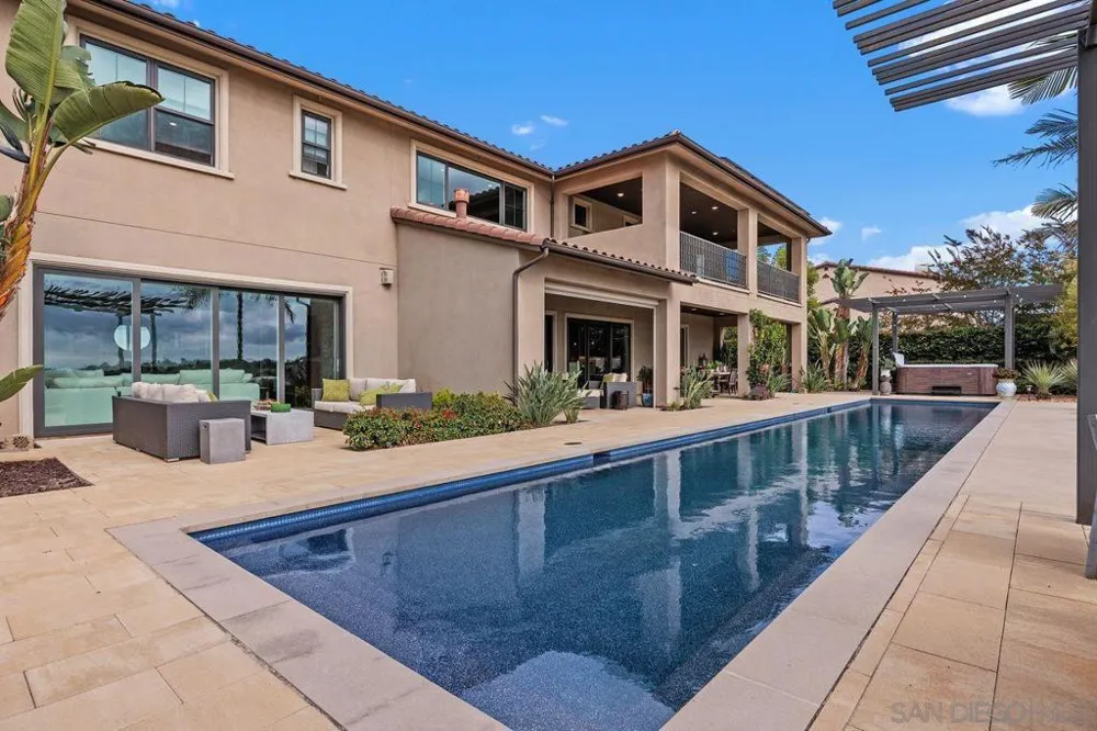 17004 Rendezvous Cir San Diego, CA 92127
