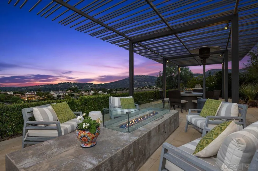 17004 Rendezvous Cir San Diego, CA 92127