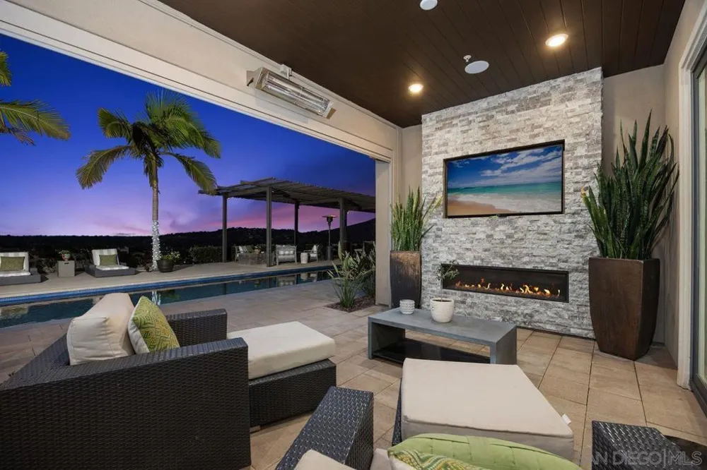 17004 Rendezvous Cir San Diego, CA 92127