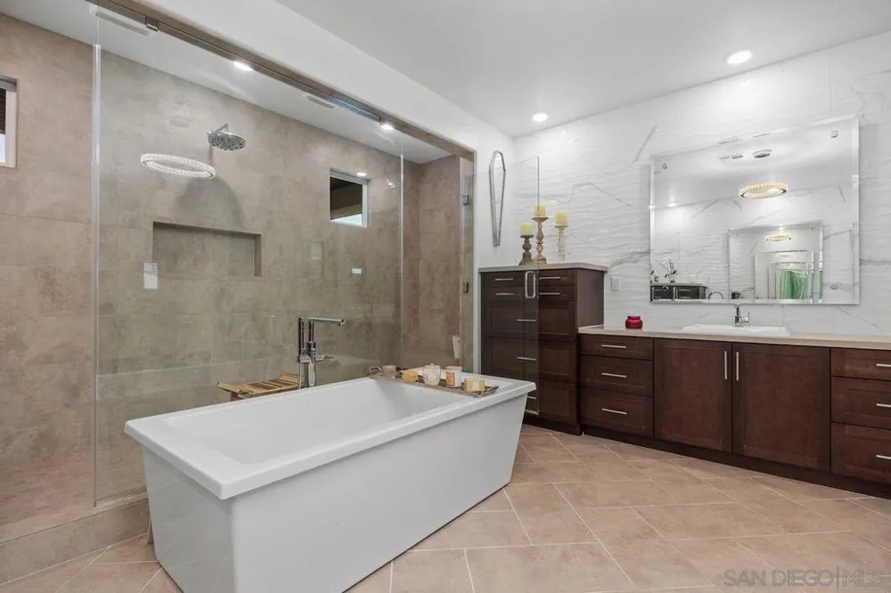 17004 Rendezvous Cir San Diego, CA 92127