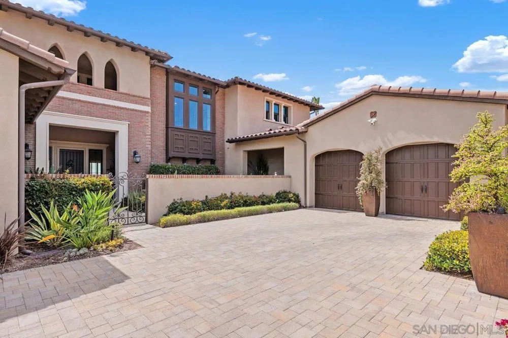 17004 Rendezvous Cir San Diego, CA 92127