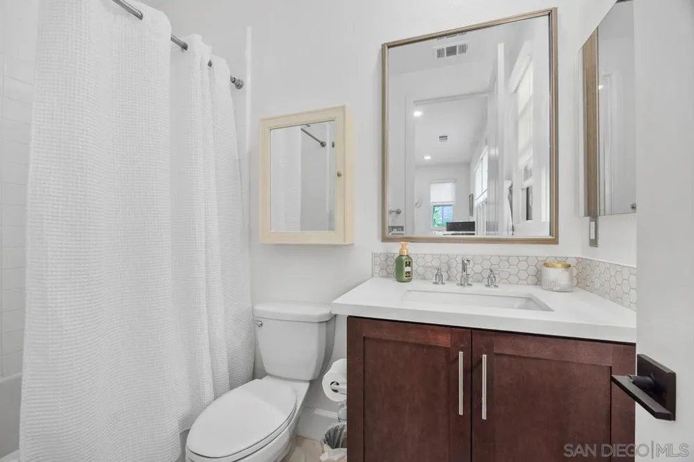17004 Rendezvous Cir San Diego, CA 92127