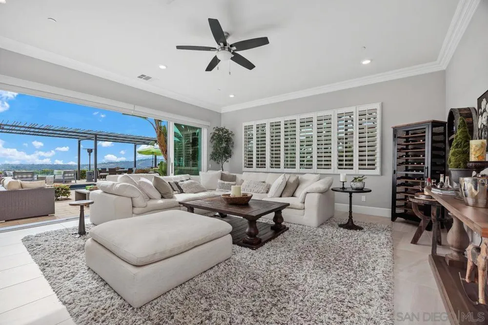17004 Rendezvous Cir San Diego, CA 92127