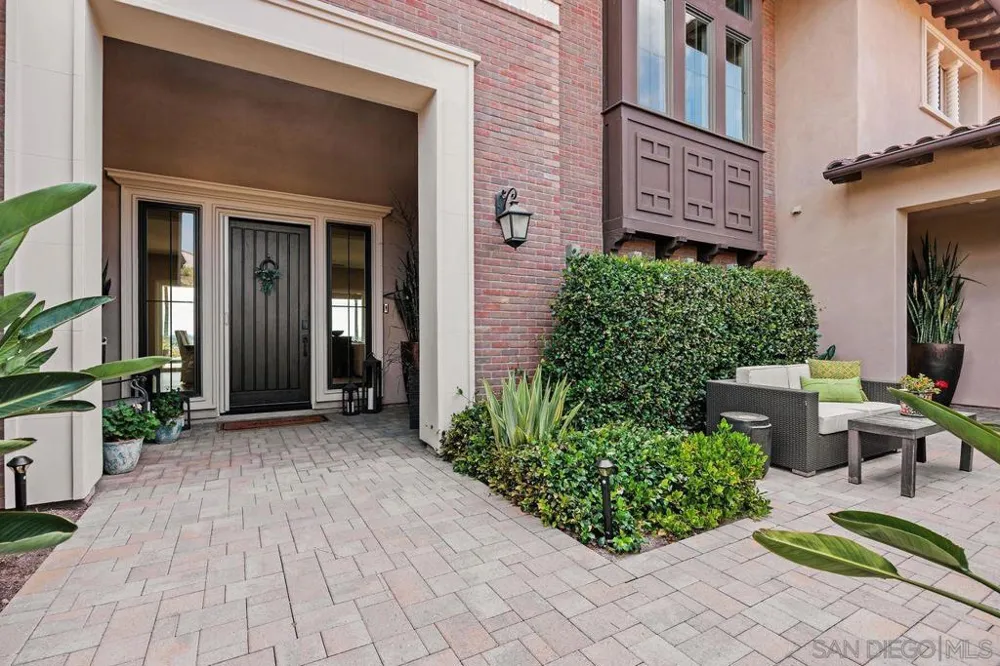 17004 Rendezvous Cir San Diego, CA 92127