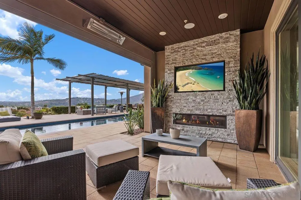 17004 Rendezvous Cir San Diego, CA 92127