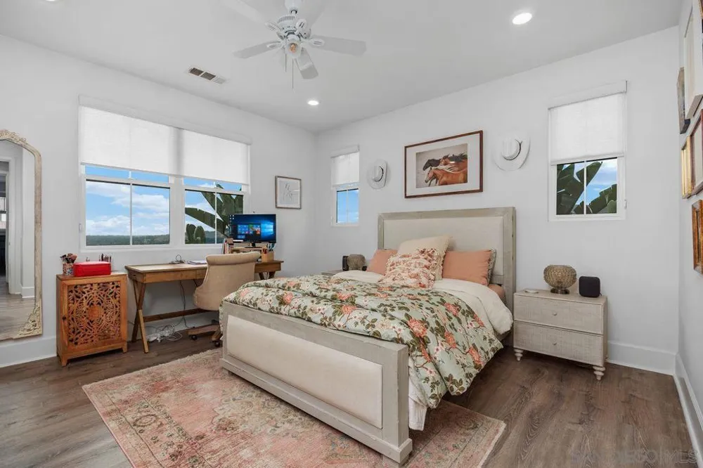 17004 Rendezvous Cir San Diego, CA 92127
