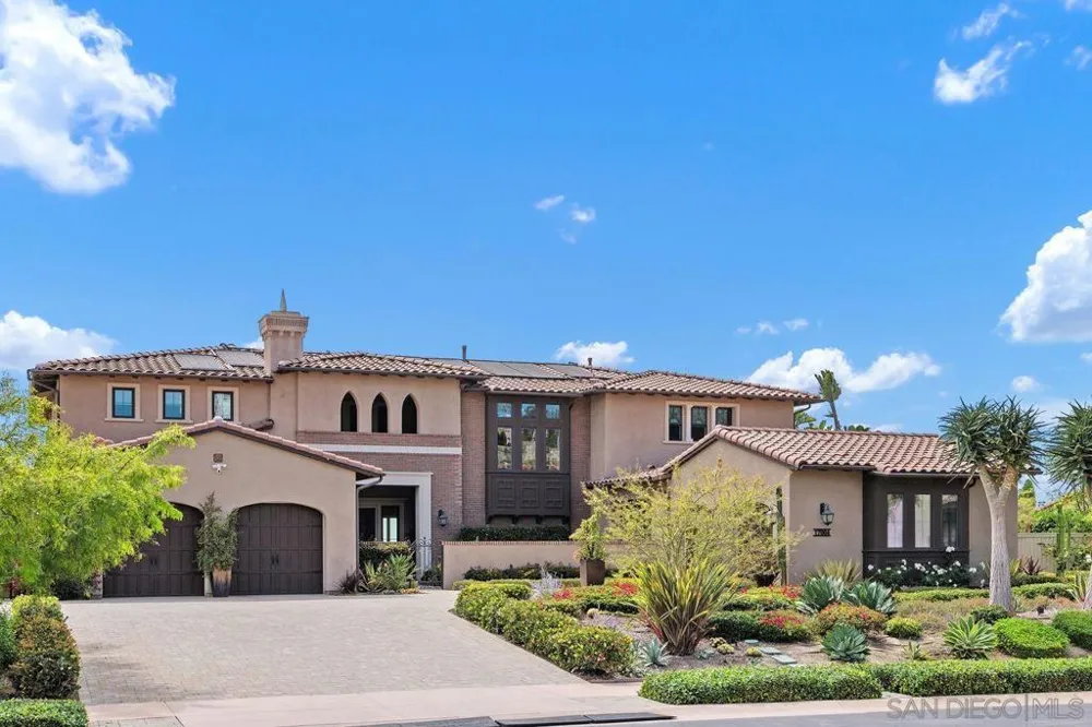 17004 Rendezvous Cir San Diego, CA 92127