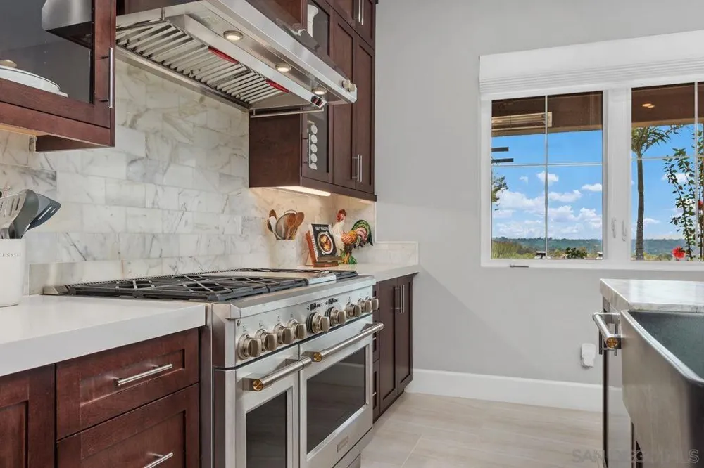 17004 Rendezvous Cir San Diego, CA 92127