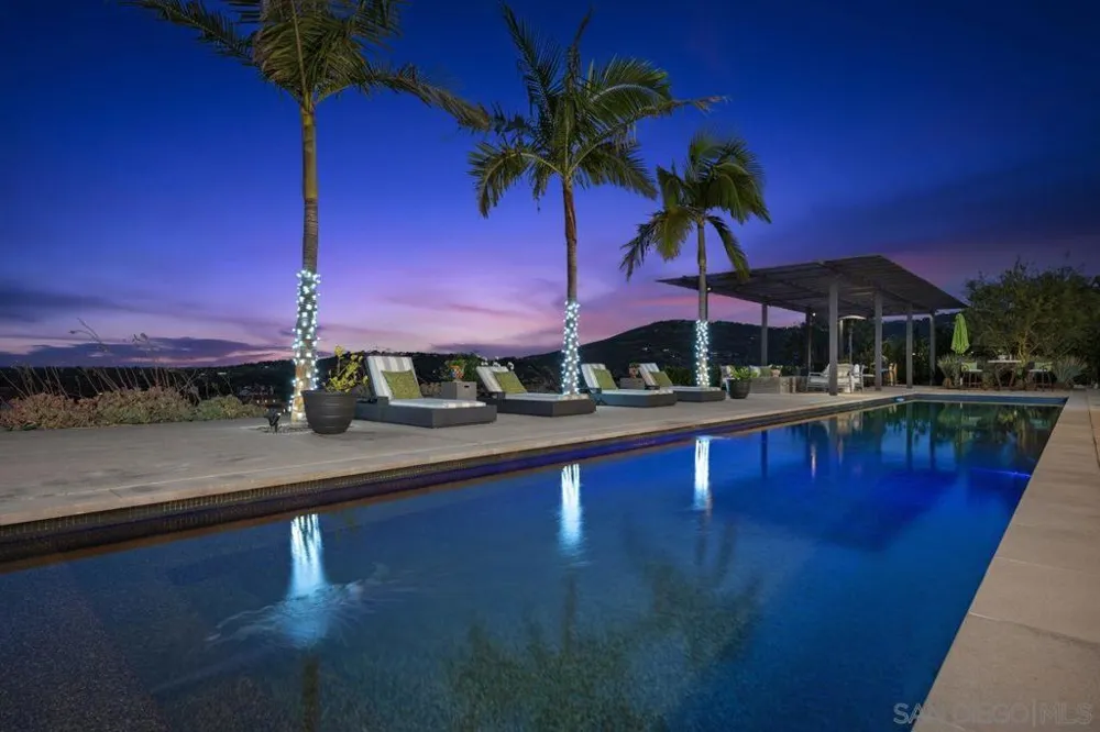 17004 Rendezvous Cir San Diego, CA 92127