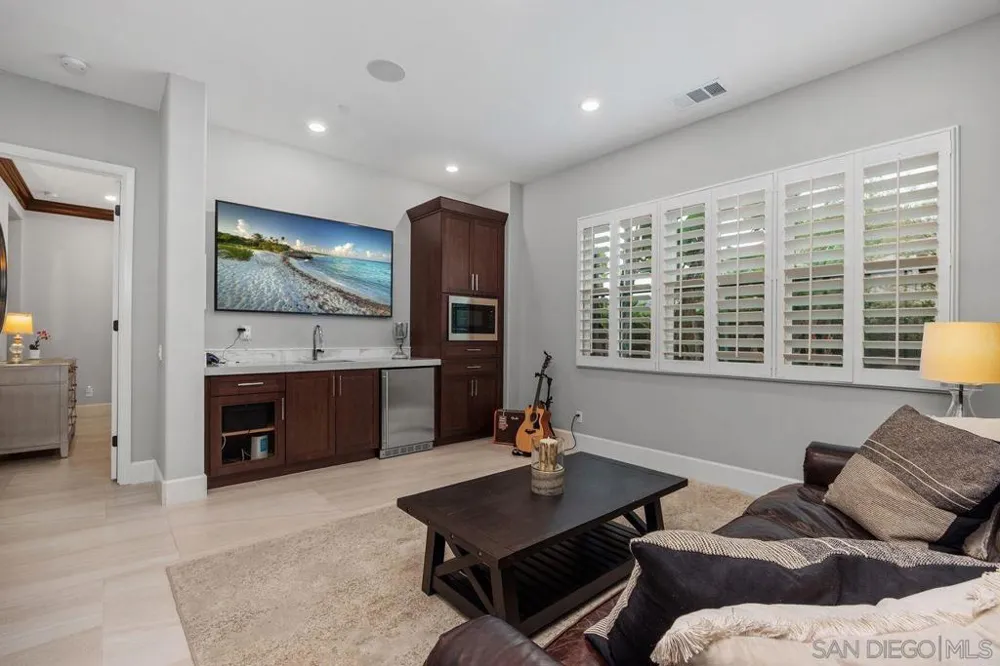 17004 Rendezvous Cir San Diego, CA 92127