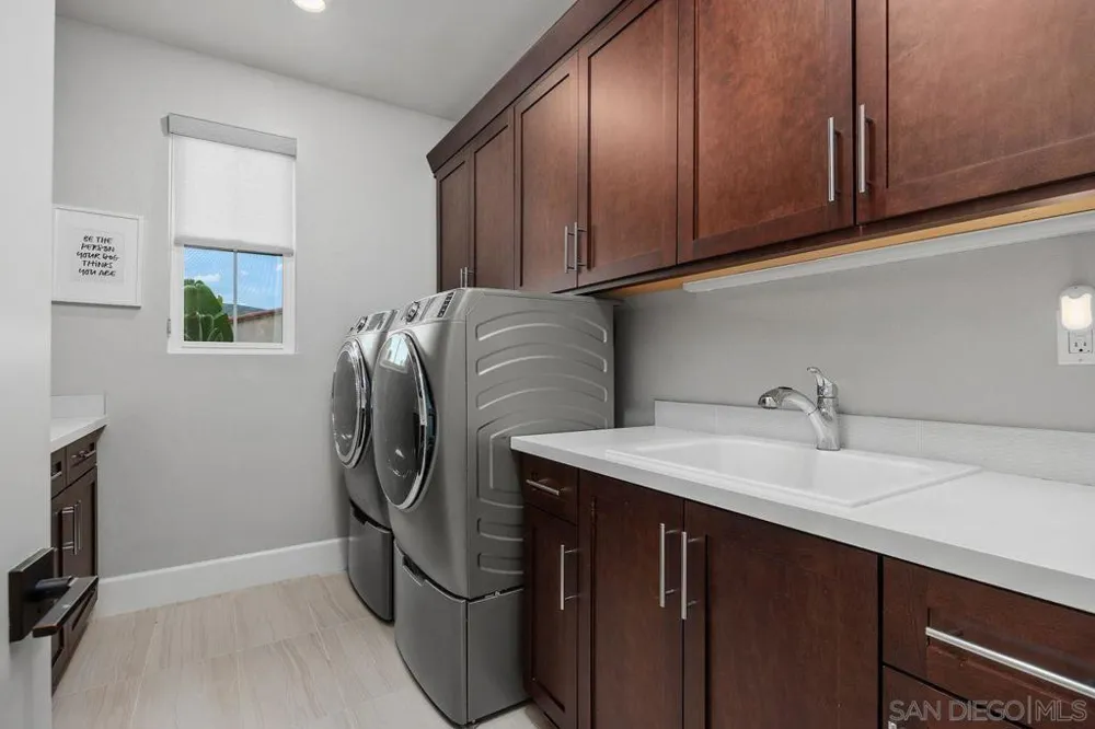 17004 Rendezvous Cir San Diego, CA 92127
