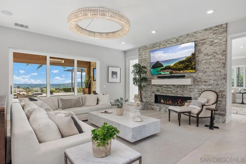17004 Rendezvous Cir San Diego, CA 92127