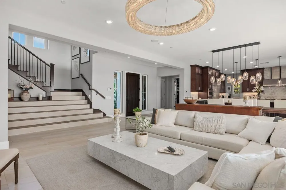17004 Rendezvous Cir San Diego, CA 92127
