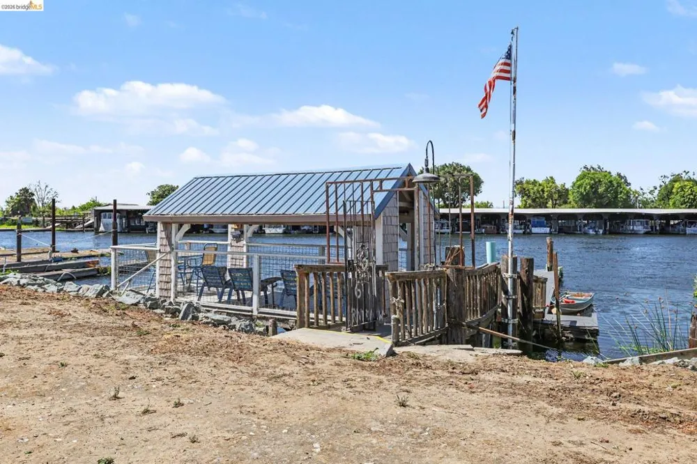 611 Riverview Pl Bethel Island, CA 94511