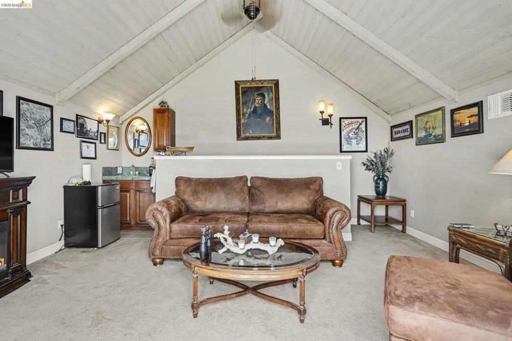 611 Riverview Pl Bethel Island, CA 94511