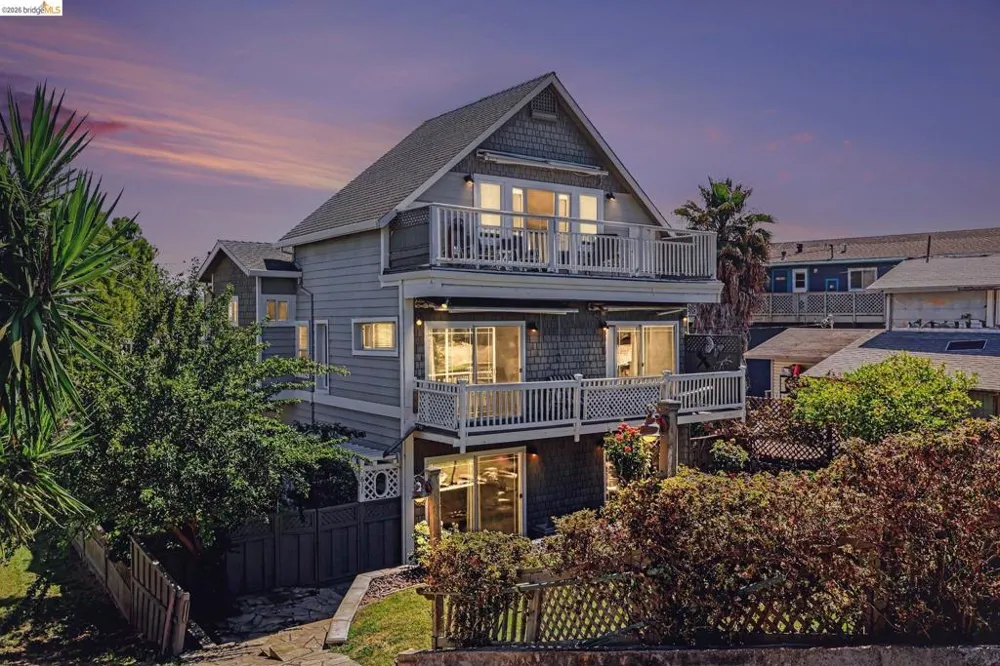 611 Riverview Pl Bethel Island, CA 94511