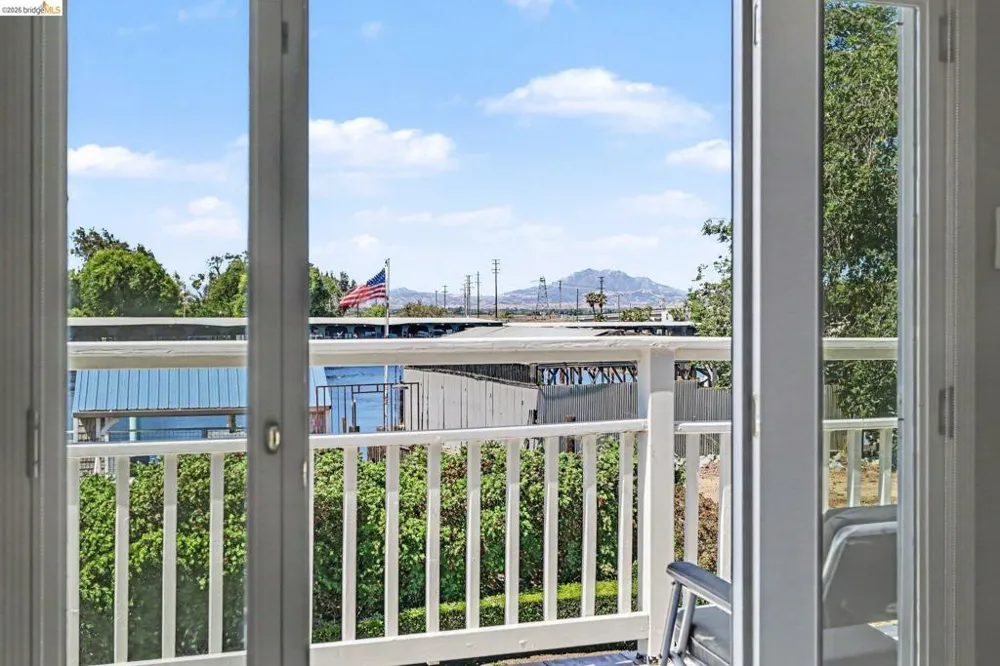611 Riverview Pl Bethel Island, CA 94511