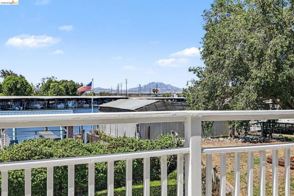 611 Riverview Pl Bethel Island, CA 94511