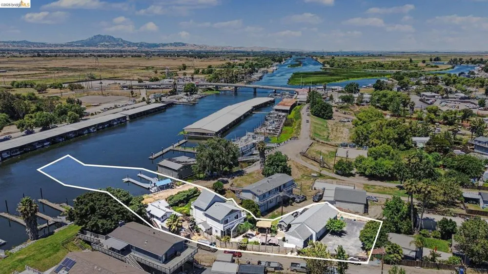 611 Riverview Pl Bethel Island, CA 94511