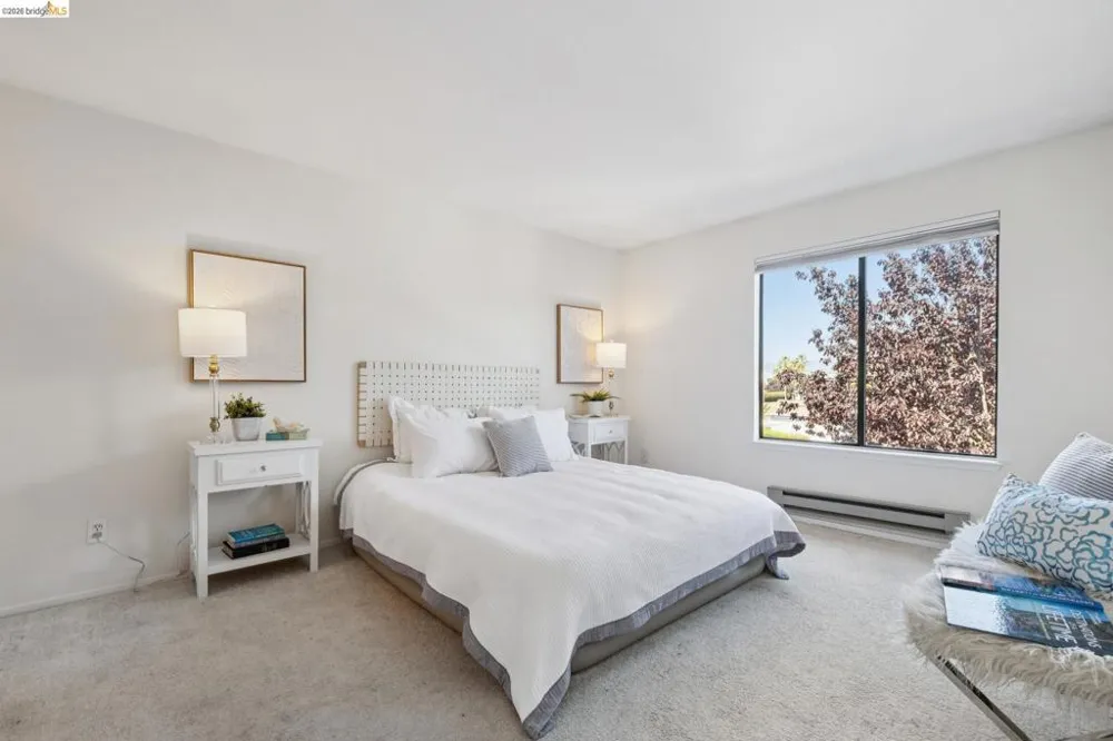 6 Schooner Ct Richmond, CA 94804