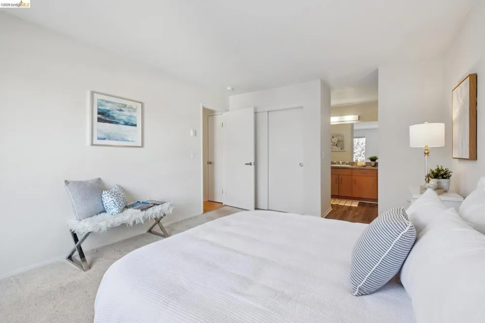 6 Schooner Ct Richmond, CA 94804