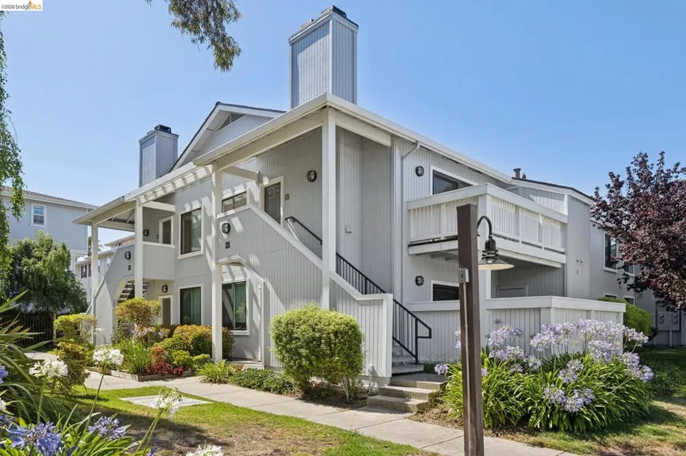 6 Schooner Ct Richmond, CA 94804