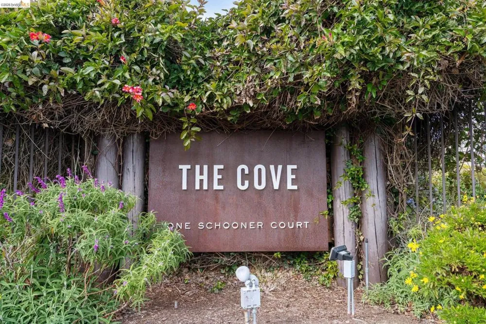 6 Schooner Ct Richmond, CA 94804