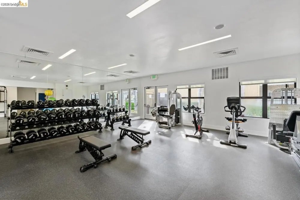 6 Schooner Ct Richmond, CA 94804