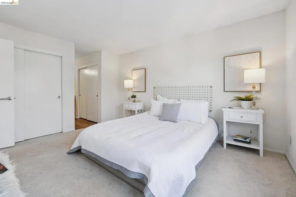 6 Schooner Ct Richmond, CA 94804