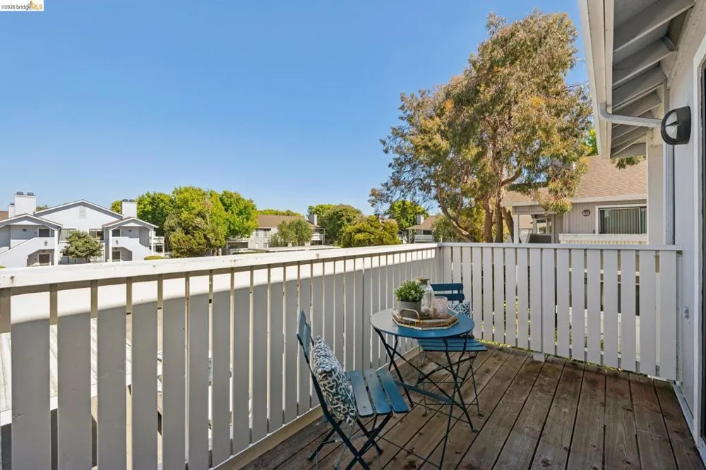 6 Schooner Ct Richmond, CA 94804