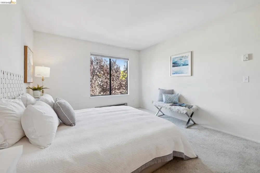 6 Schooner Ct Richmond, CA 94804