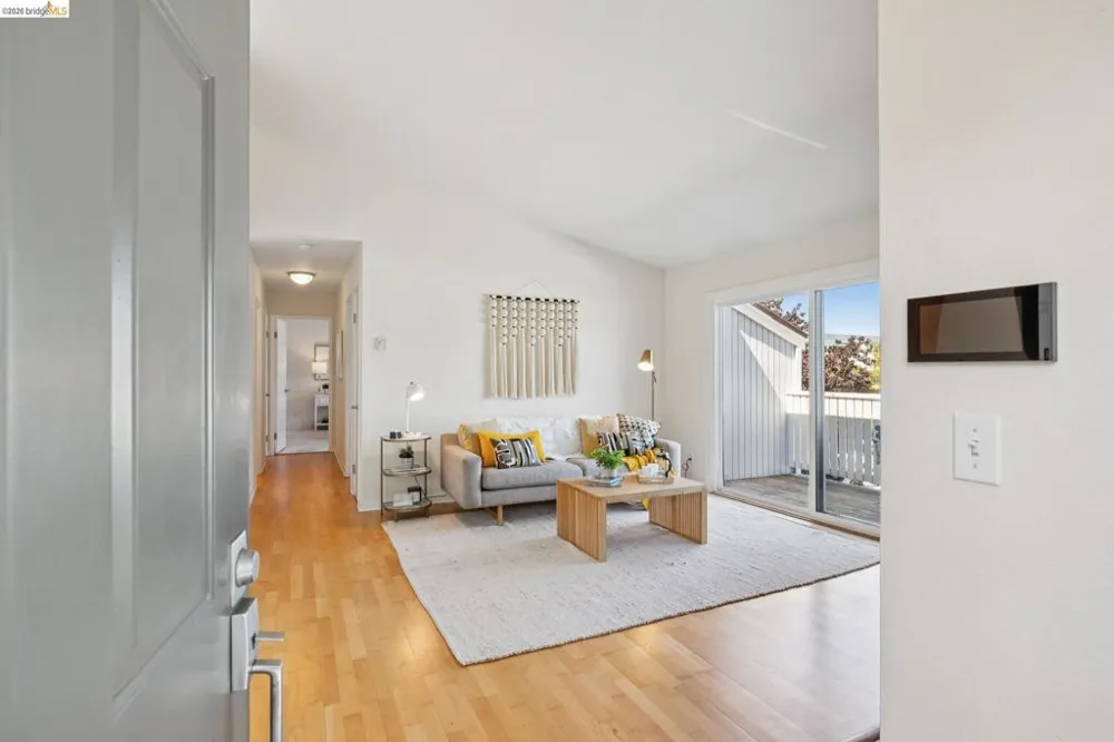 6 Schooner Ct Richmond, CA 94804