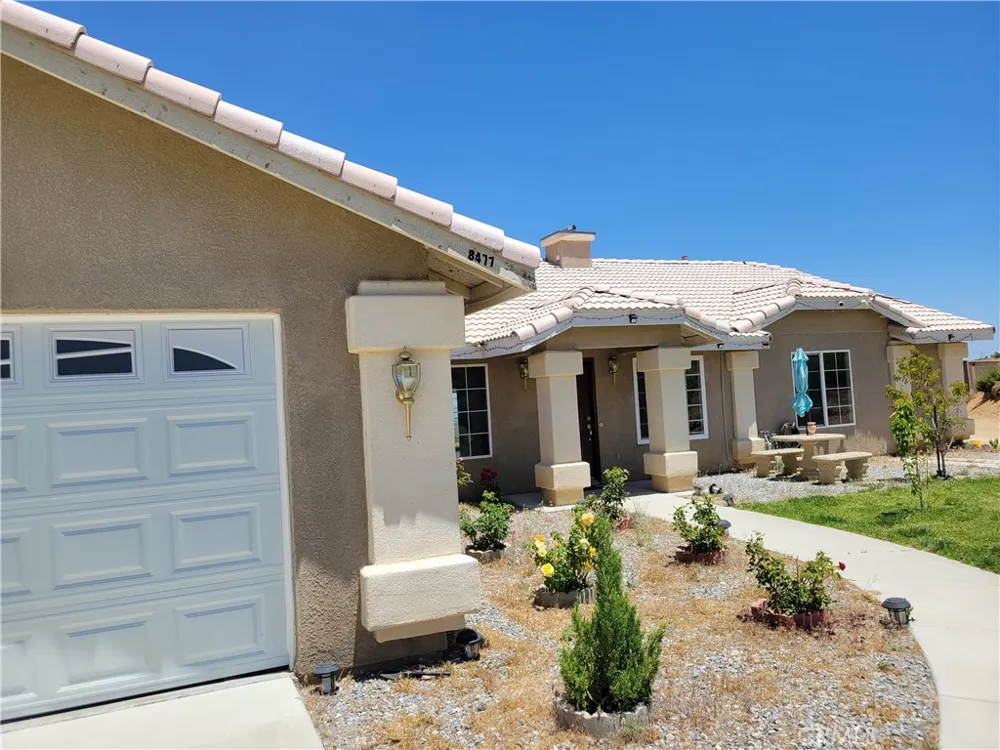 8477 Malpaso Pinon Hills, CA 92371
